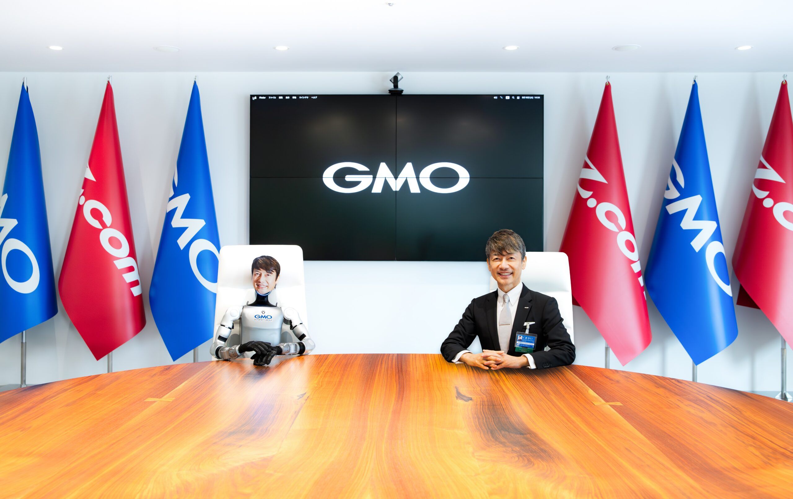 GMOインターネットグループ、AI・CEO「ヒューマノイド熊谷正寿」発表 – 経営の24時間化を実現