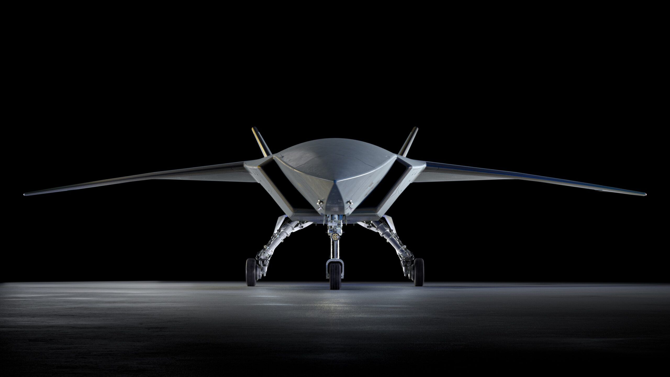 MQ-28ゴーストバット、Boeingが主翼25%拡大の新型公開｜機内兵装とBLOSで戦闘範囲を拡張