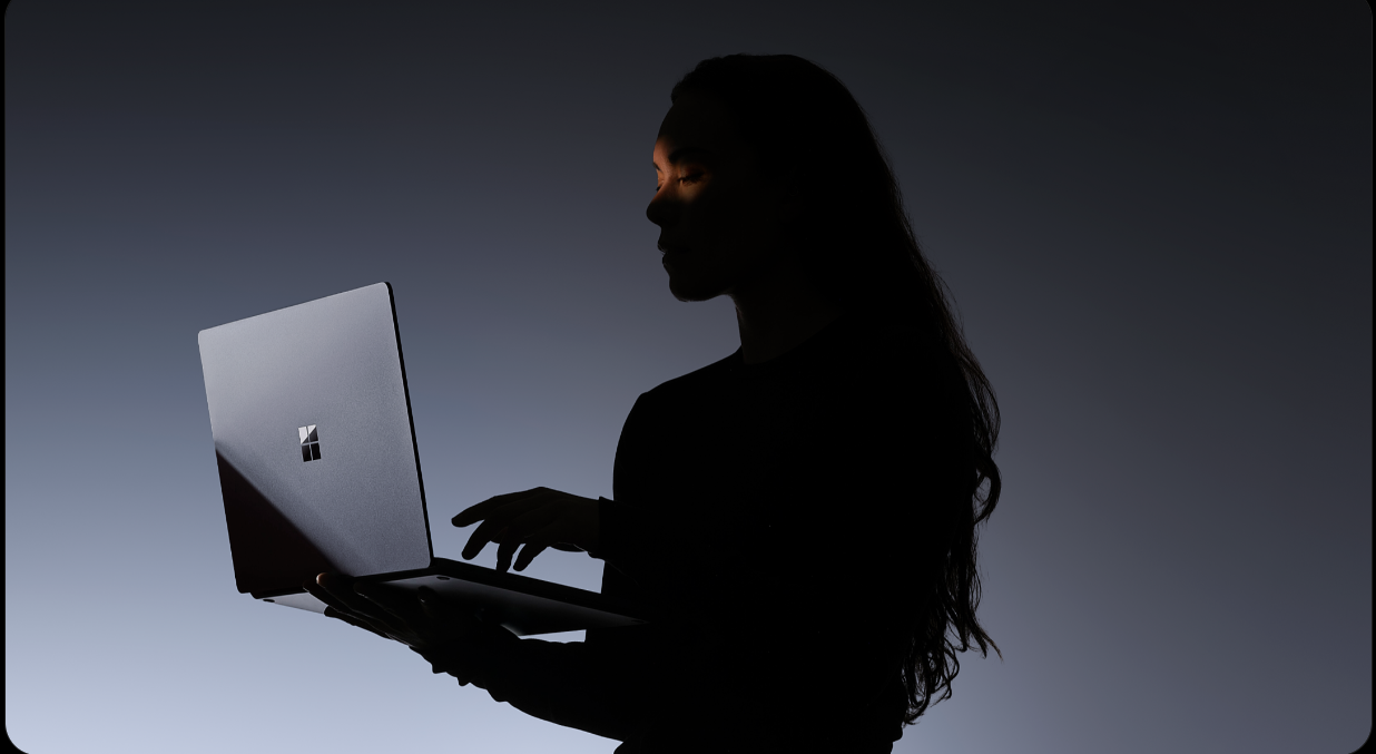 Surface Laptop Ultra 正式発表｜NVIDIA RTX Spark搭載、128GBメモリでMacBook Proに挑む