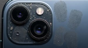 iOS 26「レンズクリーニングヒント」でiPhoneカメラの撮影失敗を防ぐ新機能、汚れを自動検出