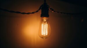 1月27日【今日は何の日？】エジソンの白熱電灯が特許を取得した日｜光が人の社会を拡張していく