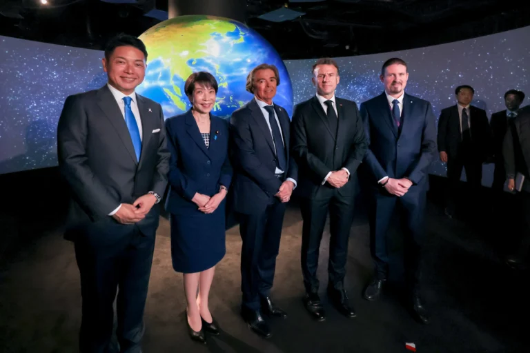 Astroscale × Exotrail、2030年LEO衛星除去へ─マクロン・高市首相も立ち会った日仏宇宙協力の最前線
